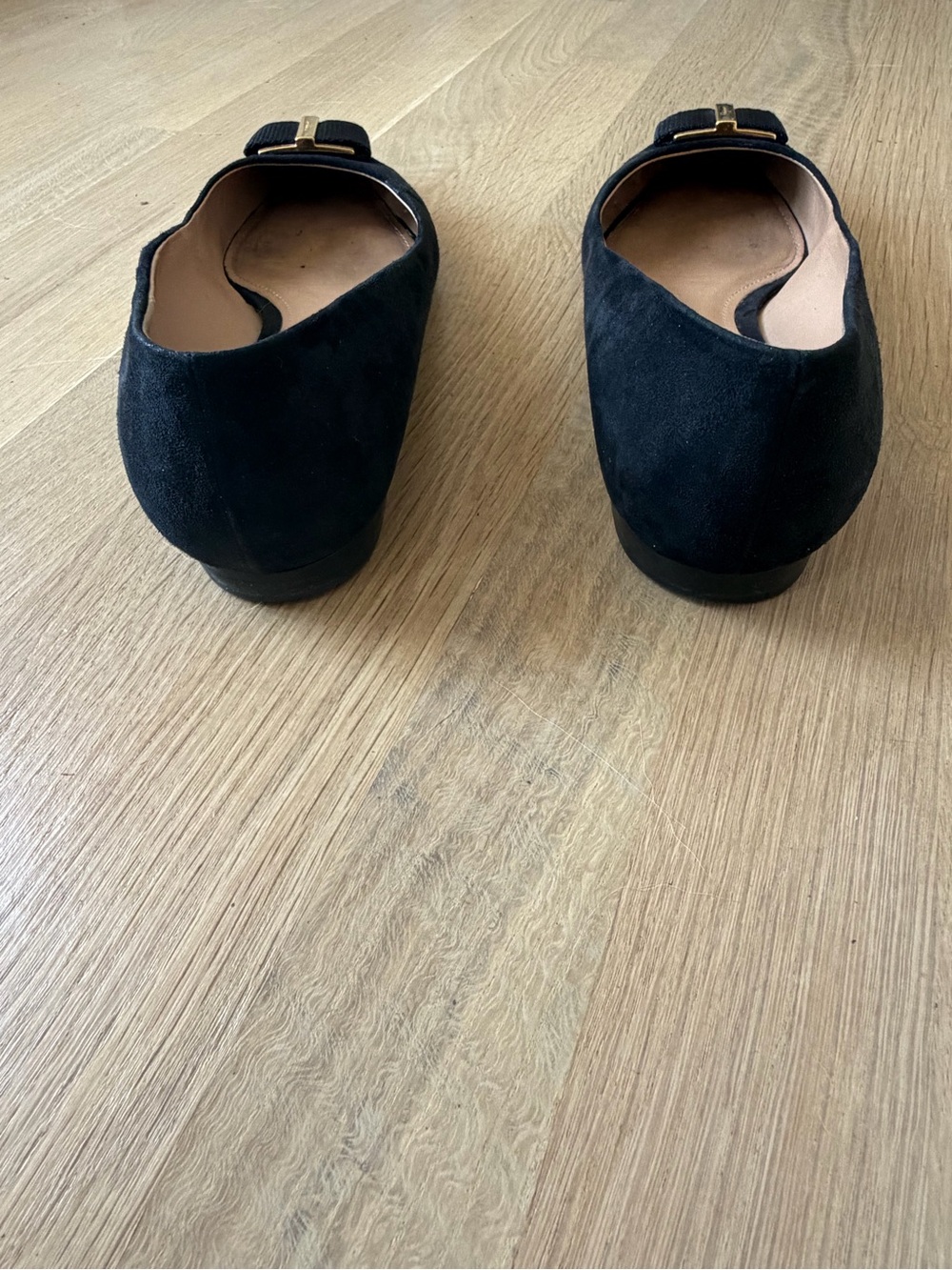 Salvatore Ferragamo Black Suede Pointed-Toe Vara Bow Flats - Picture 4 of 8